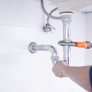 Installation and repair of sanitary ware, elimination of water leaks
