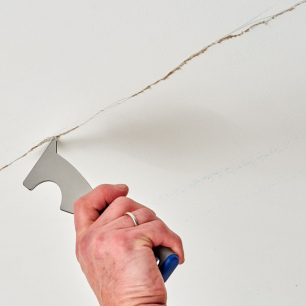 Elimination of cracks on walls and ceilings
